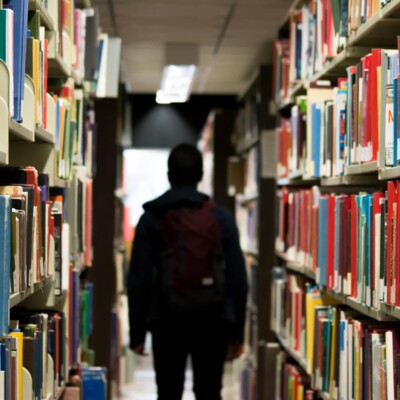 library books on shelves